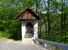 Kaplice w lesie